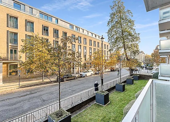 City Relay Urban Charm Chelsea Apartment